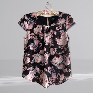 Floral Cap Sleeve Summer Blouse Back Keyhole